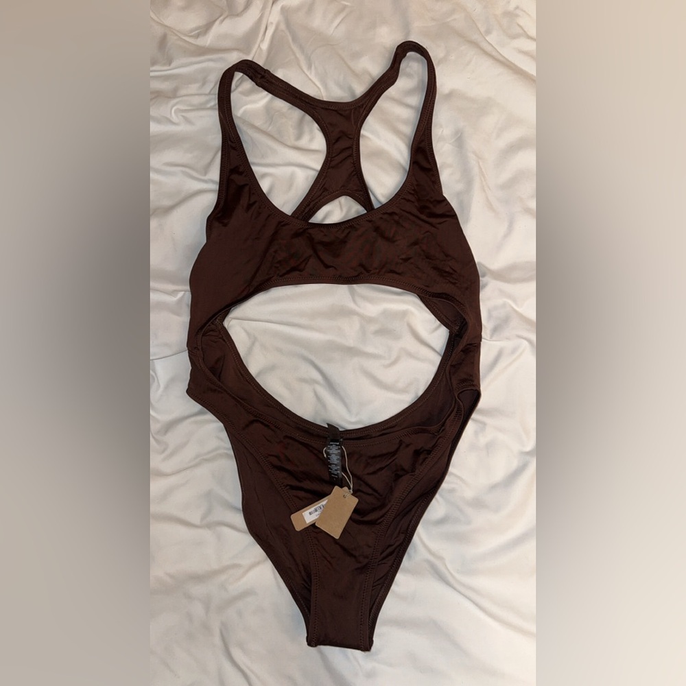NWT SKIMS Brown Cut-Out Racerback One-Piece Swimsuit – Size L – Cocoa